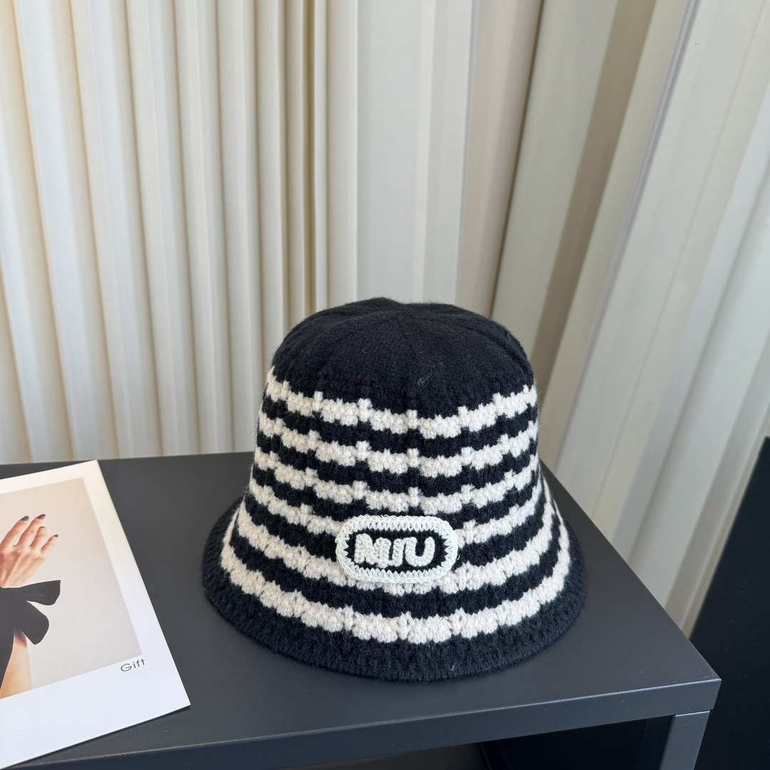 NO:947974,miumiu new fisherman hat straw hat fisherman hat baseball cap, hat, miumiu, espadrilles, hats19860909miumiu缪缪新款渔夫帽帽子草帽渔夫帽棒球帽,帽子,miumiu,espadrilles,hats,hat