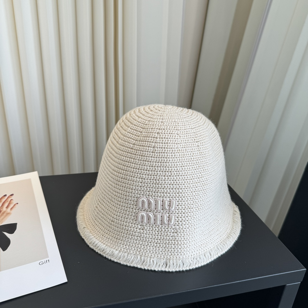 NO:947873,miumiu new fisherman hat straw hat fisherman hat baseball cap, hat, miumiu, espadrilles, hats19860909miumiu缪缪新款渔夫帽帽子草帽渔夫帽棒球帽,帽子,miumiu,espadrilles,hats,hat