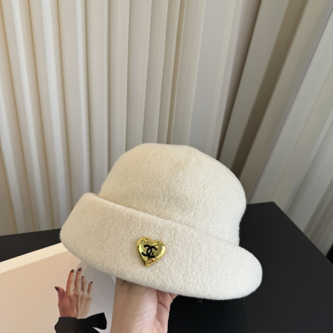 CHANEL Wool Heart CC Roll Brim Bucket Hat