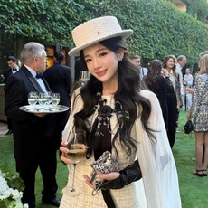 P Chanel香奈儿新款羊毛礼帽,百分百羊毛面料🦙%,头围57cm P Chanel香奈儿新款羊毛礼帽,百分百羊毛面料🦙%,头围57cm