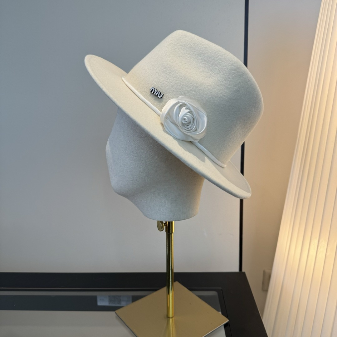 NO:949002,miumiu new cashmere flat top, head circumference 57cm hat straw hat fisherman hat baseball cap, hat, miumiu, espadrilles, hats19860909miumiu缪缪新款羊绒平顶,头围57cm帽子草帽渔夫帽棒球帽,帽子,miumiu,espadrilles,hats,hat