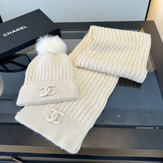 Chanel香奈儿套装秋冬款70%羊毛,30%兔毛 高品质定制!这款必定是极简主义的最爱 干净,利索,时尚百搭,绝对不挑 Chanel香奈儿套装秋冬款70%羊毛,30%兔毛 高品质定制!这款必定是极简主义的最爱 干净,利索,时尚百搭,绝对不挑