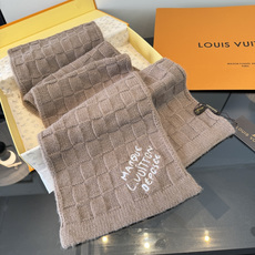 Lv路易斯新款套装秋冬款70%羊毛,30%兔毛 高品质定制!这款必定是极简主义的最爱 干净,利索,时尚百搭,绝对不挑脸型 Lv路易斯新款套装秋冬款70%羊毛,30%兔毛 高品质定制!这款必定是极简主义的最爱 干净,利索,时尚百搭,绝对不挑脸型