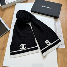 Chanel香奈儿三件套装秋冬款70%羊毛,30%兔毛 高品质定制!这款必定是极简主义的最爱 干净,利索,时尚百搭,绝对 Chanel香奈儿三件套装秋冬款70%羊毛,30%兔毛 高品质定制!这款必定是极简主义的最爱 干净,利索,时尚百搭,绝对