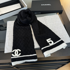 Chanel香奈儿三件套装秋冬款70%羊毛,30%兔毛 高品质定制!这款必定是极简主义的最爱 干净,利索,时尚百搭,绝对 Chanel香奈儿三件套装秋冬款70%羊毛,30%兔毛 高品质定制!这款必定是极简主义的最爱 干净,利索,时尚百搭,绝对