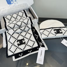 Chanel香奈儿套装秋冬款70%羊毛,30%兔毛 高品质定制!这款必定是极简主义的最爱 干净,利索,时尚百搭,绝对不挑 Chanel香奈儿套装秋冬款70%羊毛,30%兔毛 高品质定制!这款必定是极简主义的最爱 干净,利索,时尚百搭,绝对不挑