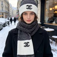 Chanel香奈儿套装秋冬款70%羊毛,30%兔毛 高品质定制!这款必定是极简主义的最爱 干净,利索,时尚百搭,绝对不挑 Chanel香奈儿套装秋冬款70%羊毛,30%兔毛 高品质定制!这款必定是极简主义的最爱 干净,利索,时尚百搭,绝对不挑