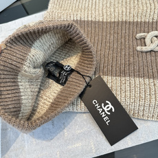 Chanel香奈儿套装秋冬款70%羊毛,30%兔毛 高品质定制!这款必定是极简主义的最爱 干净,利索,时尚百搭,绝对不挑 Chanel香奈儿套装秋冬款70%羊毛,30%兔毛 高品质定制!这款必定是极简主义的最爱 干净,利索,时尚百搭,绝对不挑