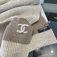 Chanel香奈儿套装秋冬款70%羊毛,30%兔毛 高品质定制!这款必定是极简主义的最爱 干净,利索,时尚百搭,绝对不挑 Chanel香奈儿套装秋冬款70%羊毛,30%兔毛 高品质定制!这款必定是极简主义的最爱 干净,利索,时尚百搭,绝对不挑