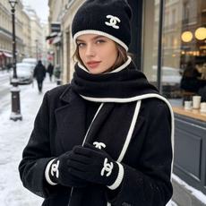 P Chanel香奈儿三件套装秋冬款70%羊毛,30%兔毛 高品质定制!这款必定是极简主义的最爱 干净,利索,时尚百搭 P Chanel香奈儿三件套装秋冬款70%羊毛,30%兔毛 高品质定制!这款必定是极简主义的最爱 干净,利索,时尚百搭