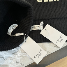 P Celine赛琳新款套装秋冬款 高品质定制!这款必定是极简主义的最爱 干净,利索,时尚百搭,绝对不挑脸型! 属于时 P Celine赛琳新款套装秋冬款 高品质定制!这款必定是极简主义的最爱 干净,利索,时尚百搭,绝对不挑脸型! 属于时