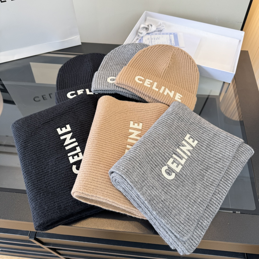 P  Celine赛琳新款套装秋冬款 高品质定制！这款必定是极简主义的最爱 干净，利索，时尚百搭，绝对不挑脸型！ 属于时