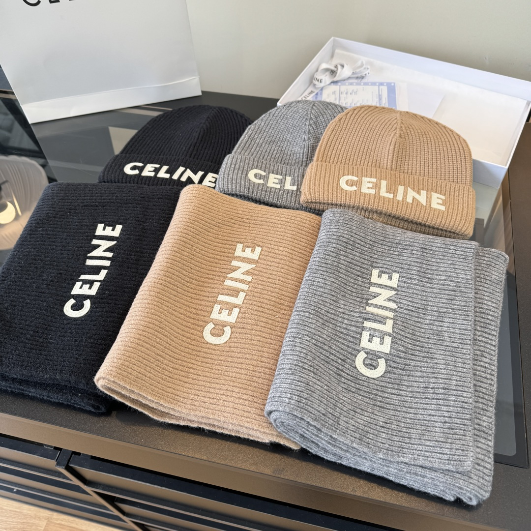 P  Celine赛琳新款套装秋冬款 高品质定制！这款必定是极简主义的最爱 干净，利索，时尚百搭，绝对不挑脸型！ 属于时