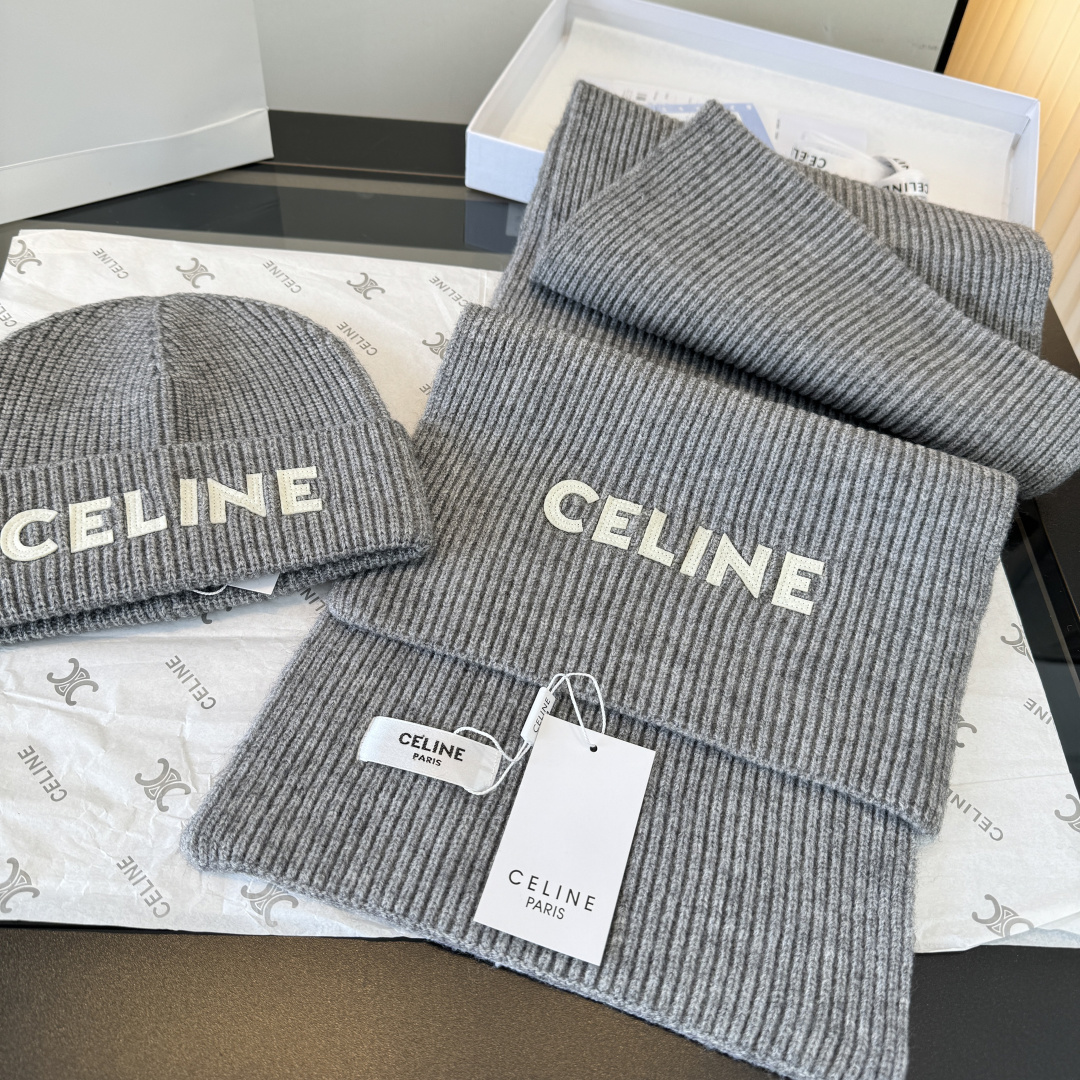 P  Celine赛琳新款套装秋冬款 高品质定制！这款必定是极简主义的最爱 干净，利索，时尚百搭，绝对不挑脸型！ 属于时