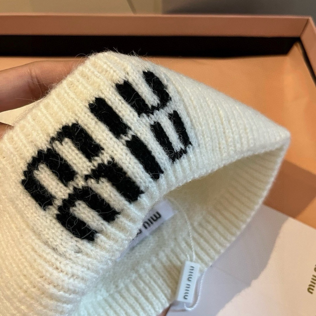 miumiu缪缪专柜新款针织毛线帽