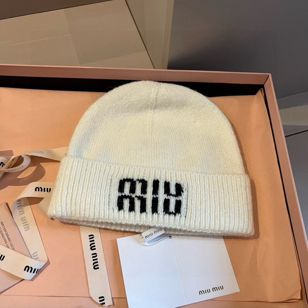 miumiu缪缪专柜新款针织毛线帽