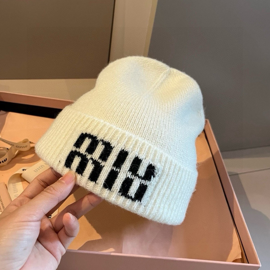 miumiu缪缪专柜新款针织毛线帽