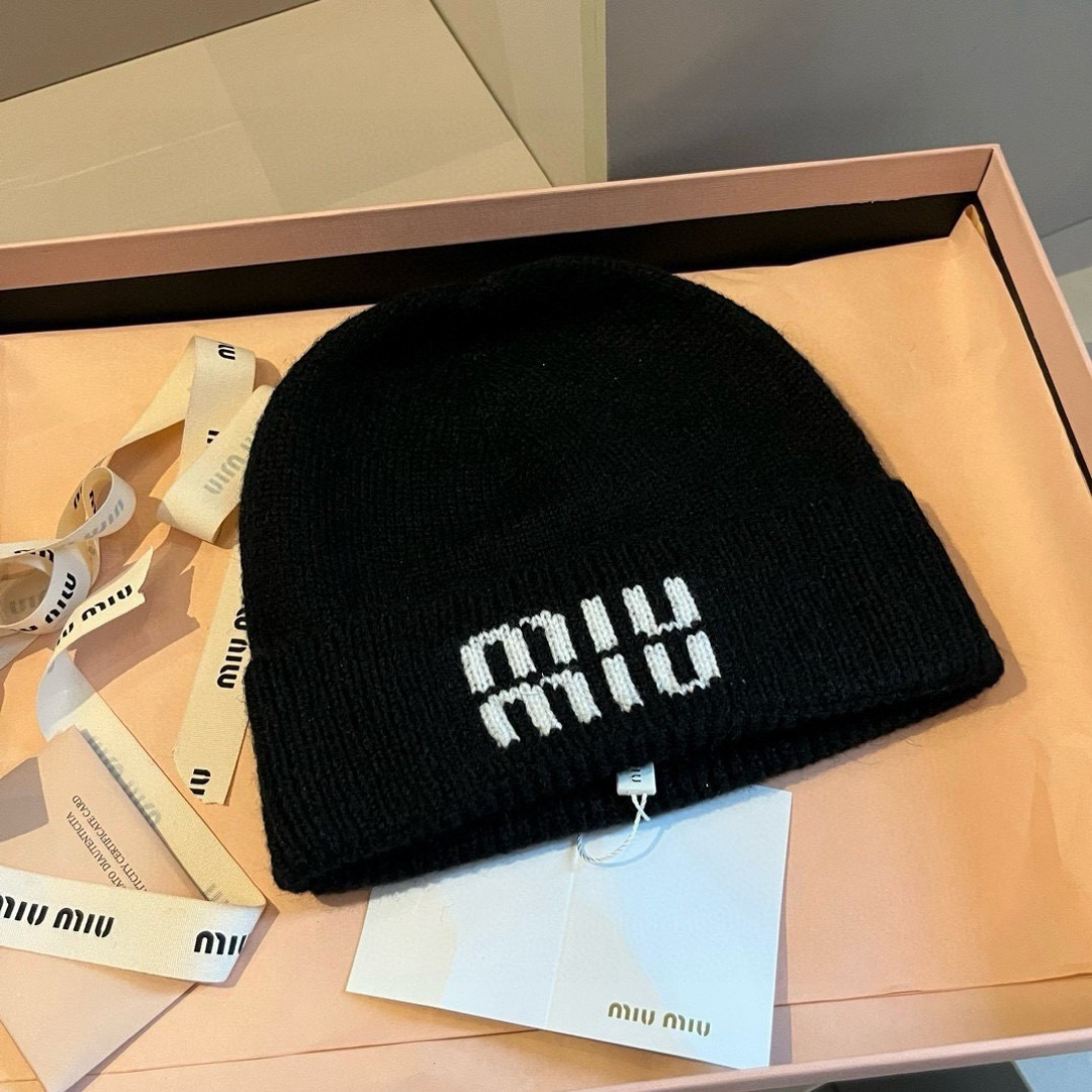 miumiu缪缪专柜新款针织毛线帽