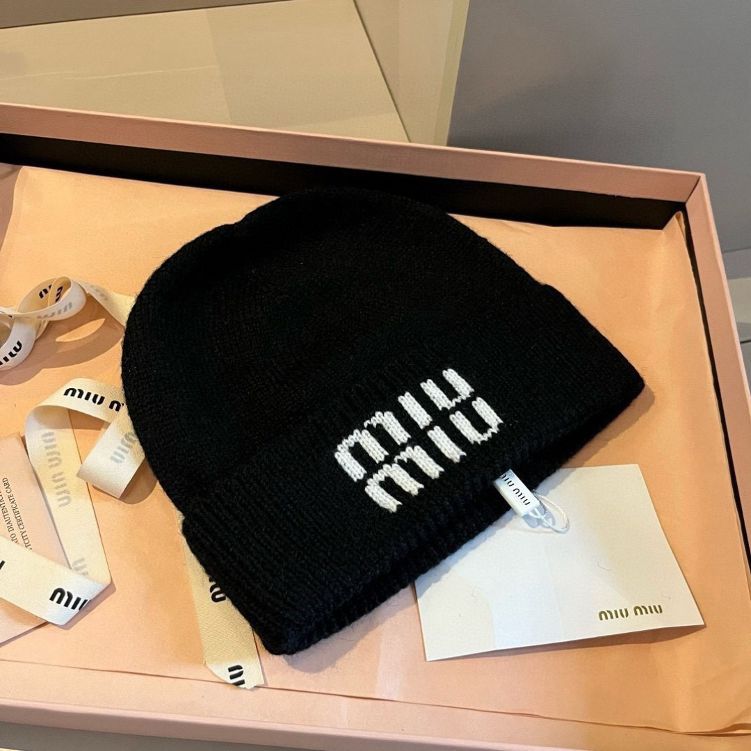 miumiu缪缪专柜新款针织毛线帽
