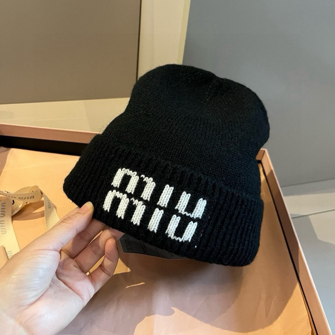 miumiu缪缪专柜新款针织毛线帽