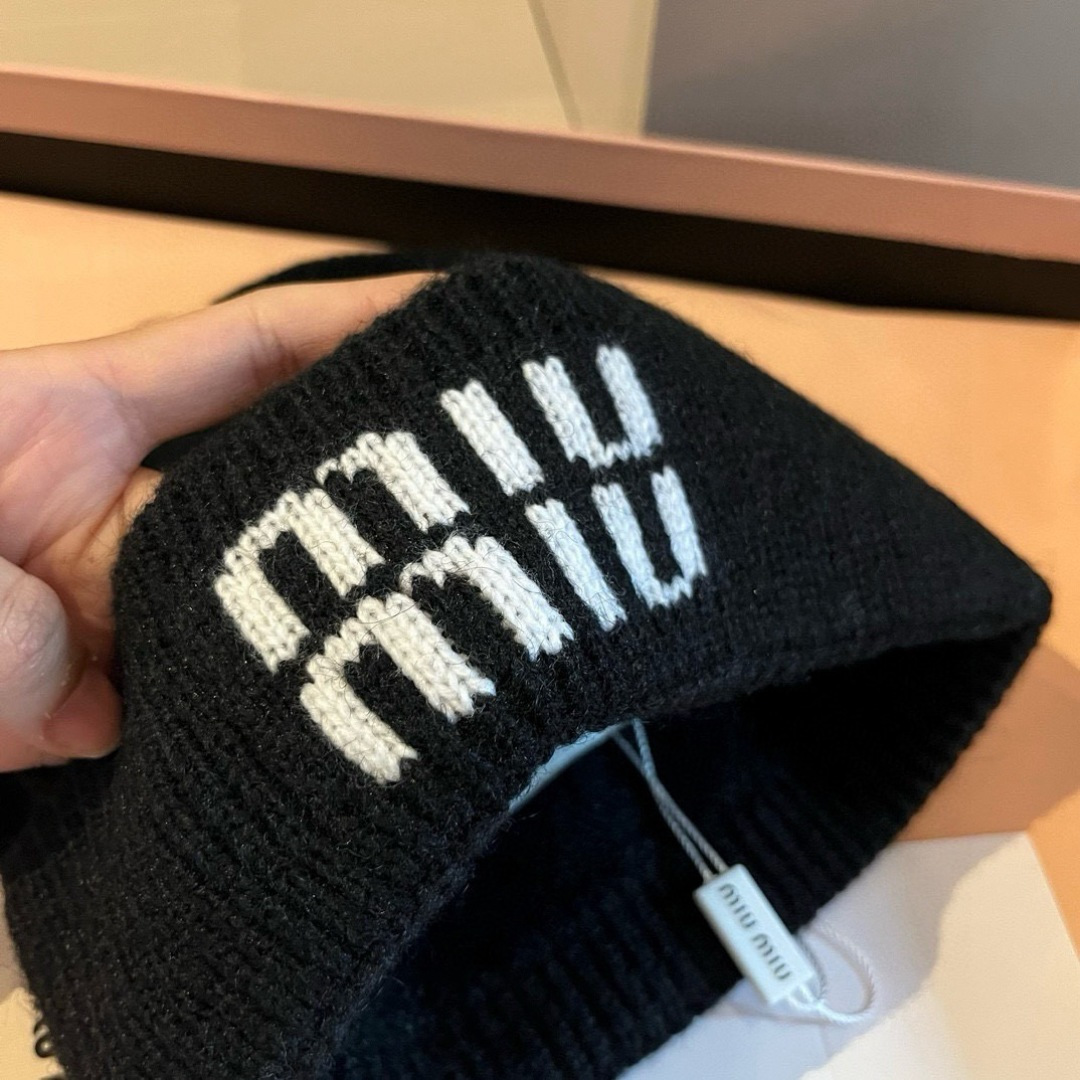 miumiu缪缪专柜新款针织毛线帽