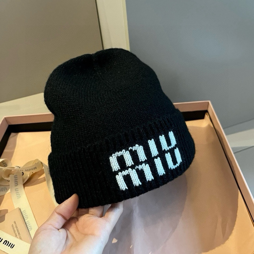 miumiu缪缪专柜新款针织毛线帽