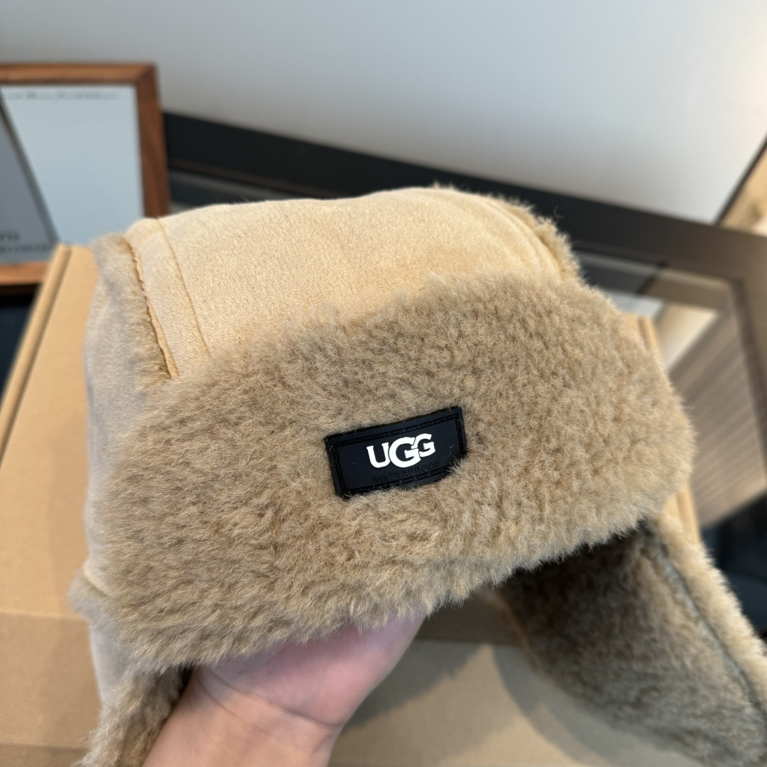 Ugg新款护耳帽，内里加绒，轻盈舒适，秋冬必备单品