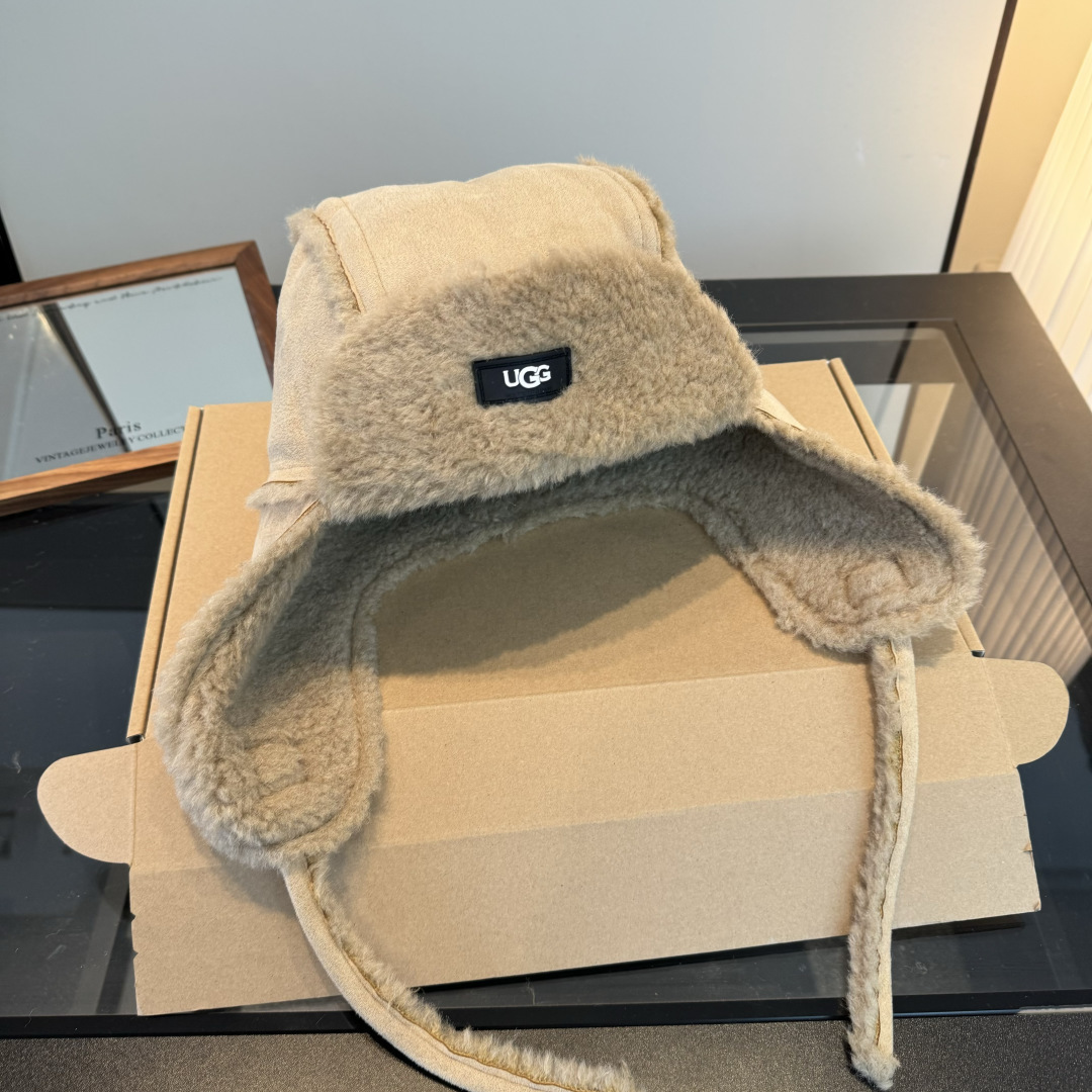 Ugg新款护耳帽，内里加绒，轻盈舒适，秋冬必备单品