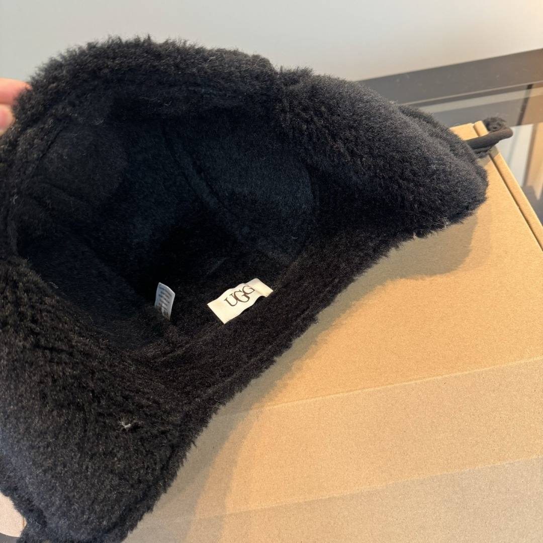 Ugg新款护耳帽，内里加绒，轻盈舒适，秋冬必备单品