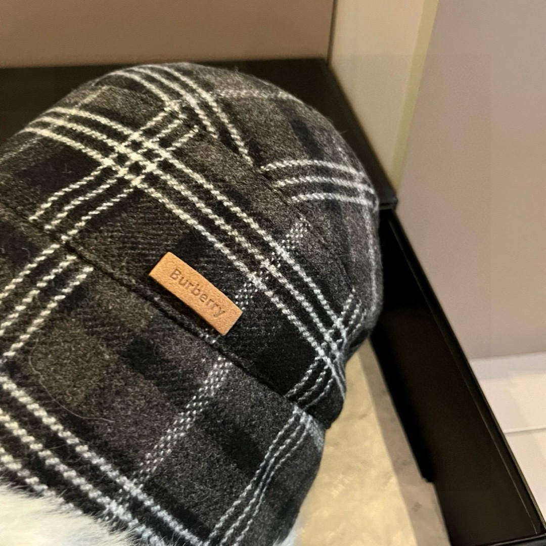 Burberry巴宝莉新款加绒护耳帽，秋冬保暖帽，经典B B格，头围57cm
