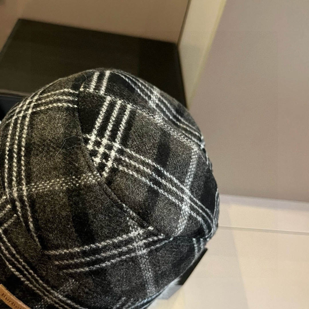 Burberry巴宝莉新款加绒护耳帽，秋冬保暖帽，经典B B格，头围57cm