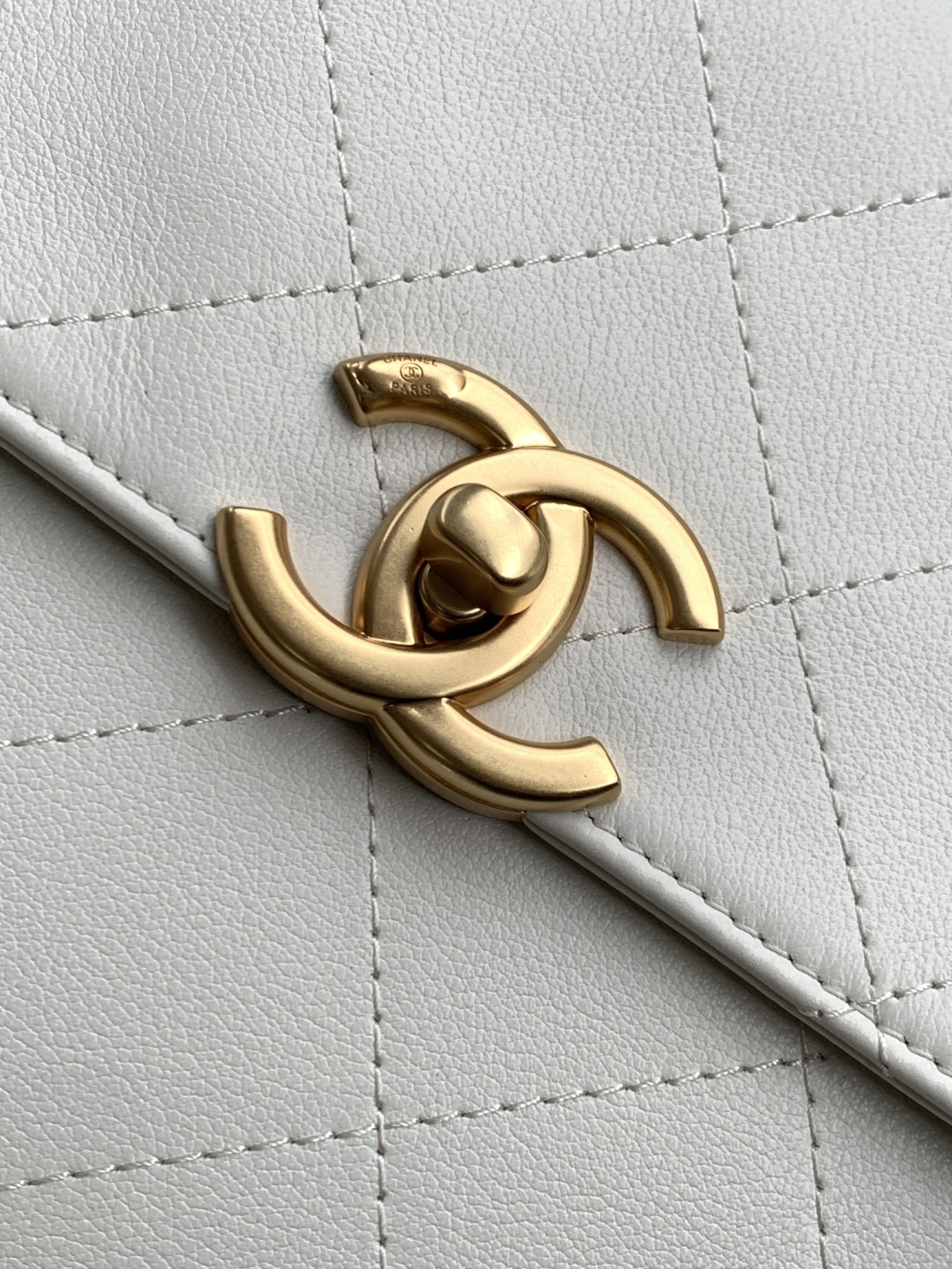 Chanel 25S白金公文口盖包太帅了吧 口盖包太有气场啦有点像公文包哈哈哈、可手提着满满的