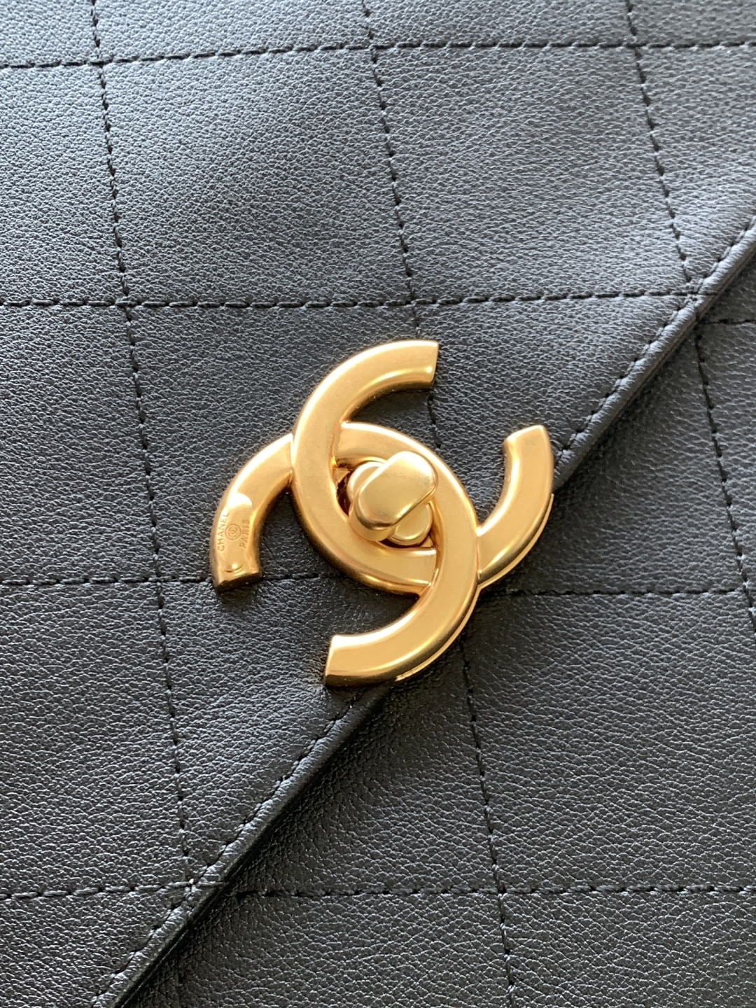 Chanel 25S白金公文口盖包太帅了吧 口盖包太有气场啦有点像公文包哈哈哈、可手提着满满的