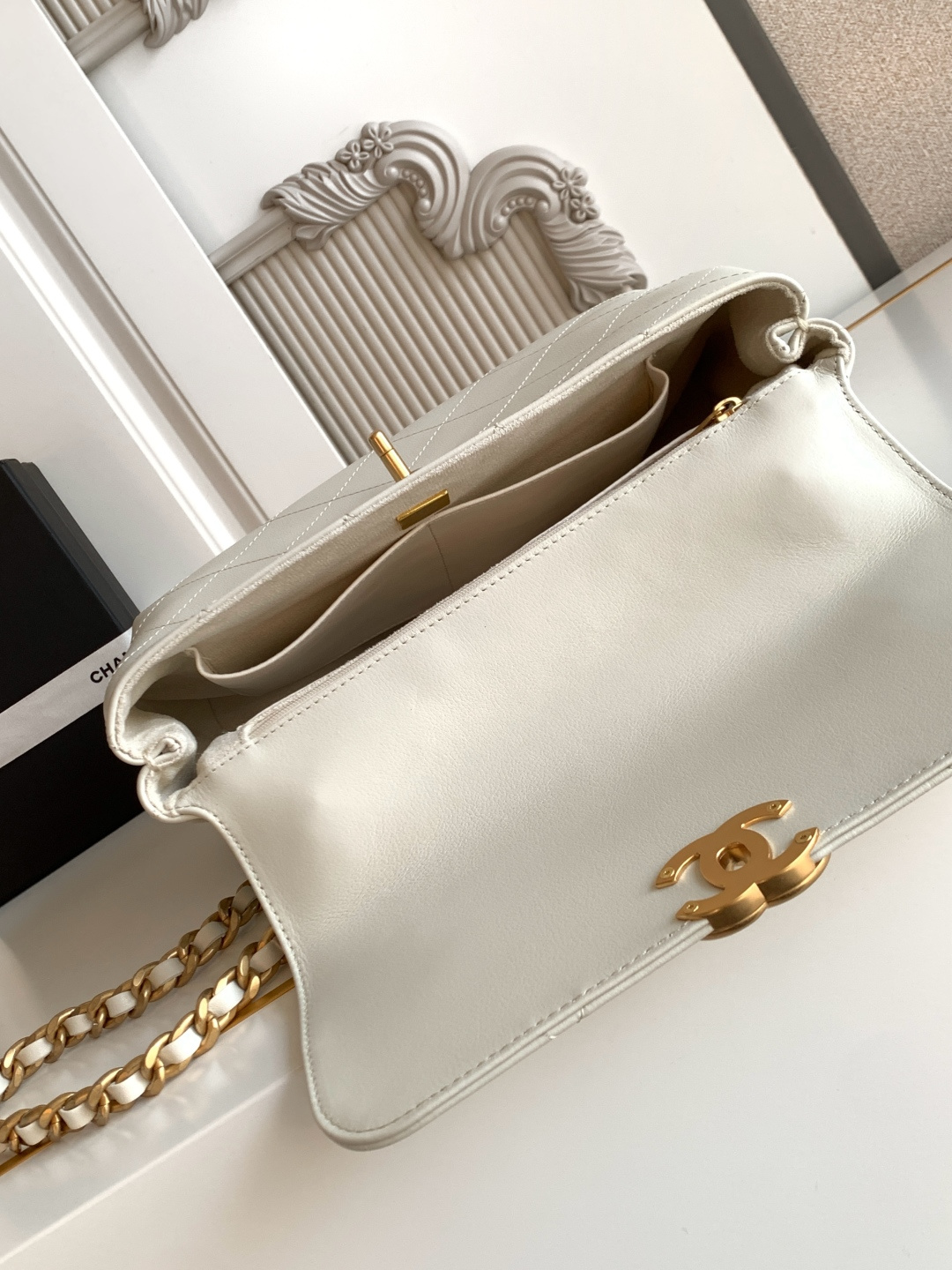 Chanel 25S白金公文口盖包太帅了吧 口盖包太有气场啦有点像公文包哈哈哈、可手提着满满的