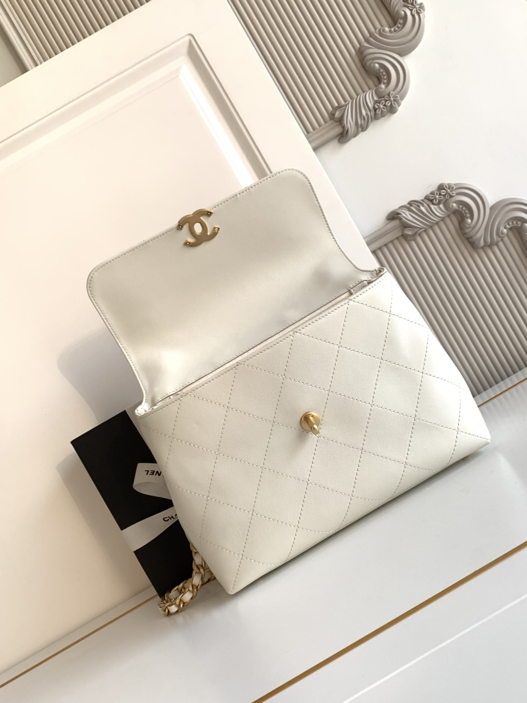Chanel 25S白金公文口盖包太帅了吧 口盖包太有气场啦有点像公文包哈哈哈、可手提着满满的
