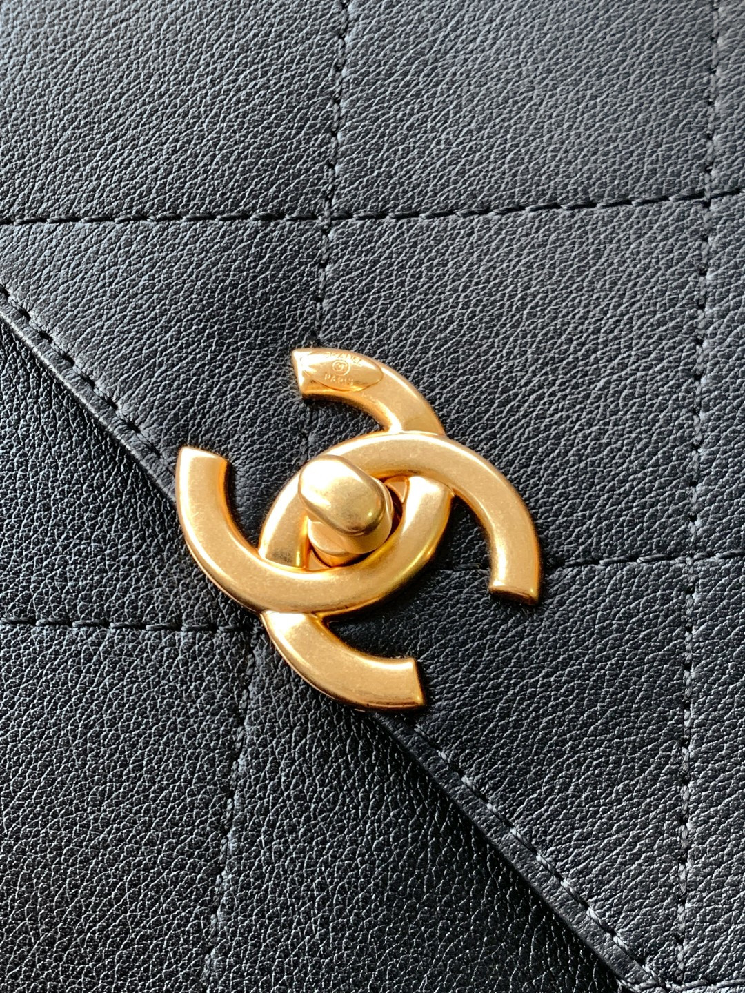 Chanel 25S白金公文口盖包太帅了吧 口盖包太有气场啦有点像公文包哈哈哈、可手提着满满的