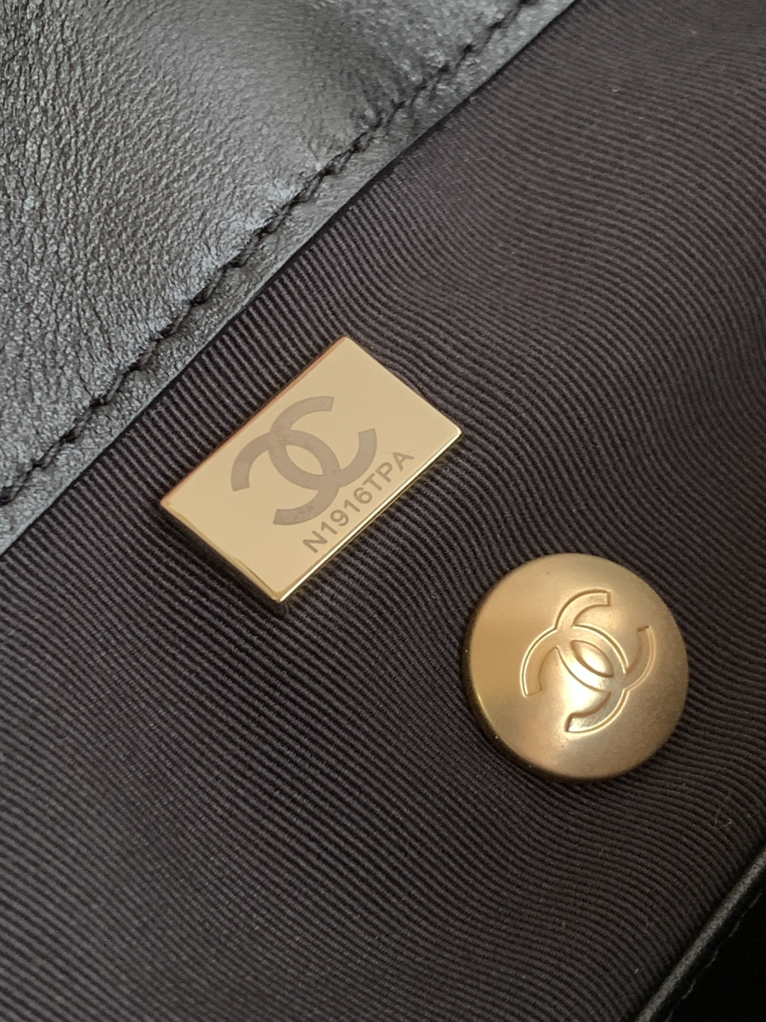 Chanel 5637 单肩包 手提包 口盖包麂皮 新宠系列自带 滤镜 hobo系列一整个鲨疯自带 滤镜的质感