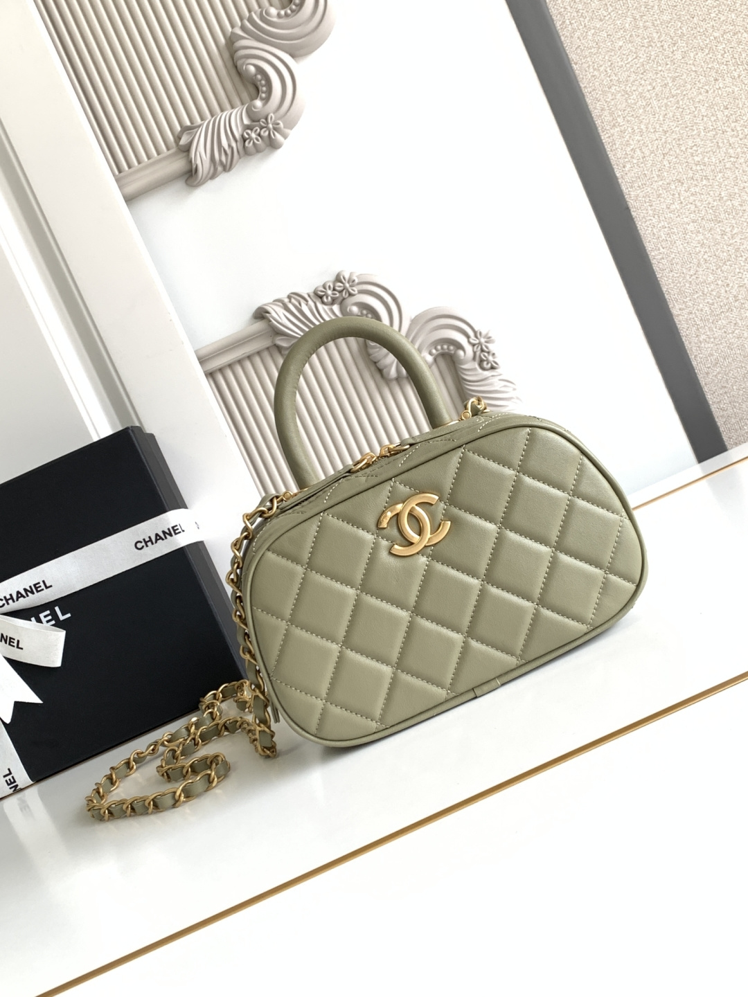 Chanel AS5572 CHANEL新款 25A高级手工坊 Maxi 保龄球 中古感满满