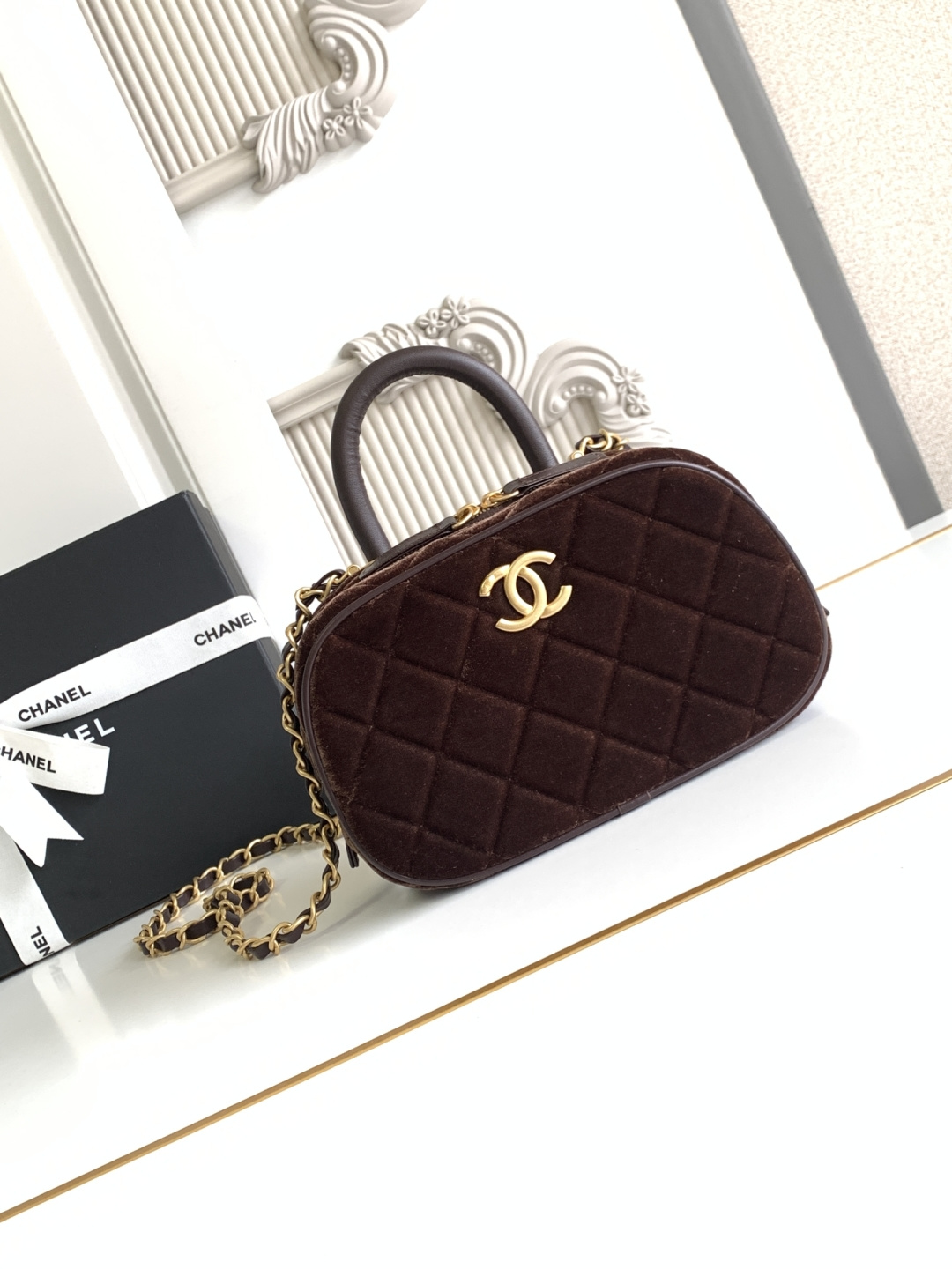 Chanel AS5572 CHANEL新款 25A高级手工坊 Maxi 保龄球 中古感满满