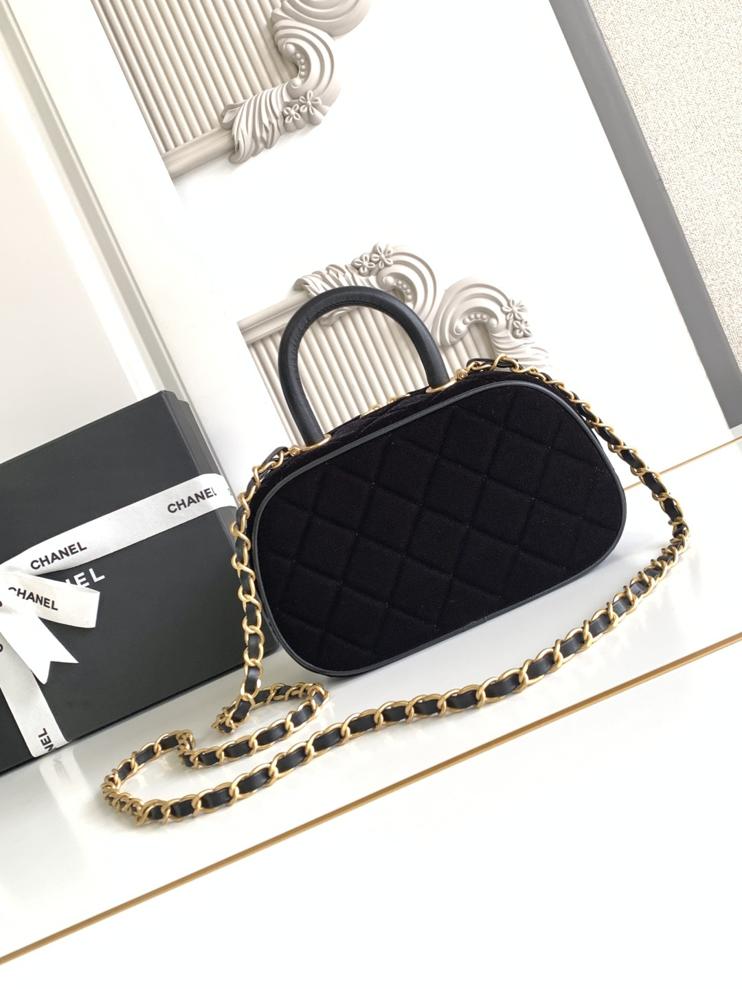 Chanel AS5572 CHANEL新款 25A高级手工坊 Maxi 保龄球 中古感满满