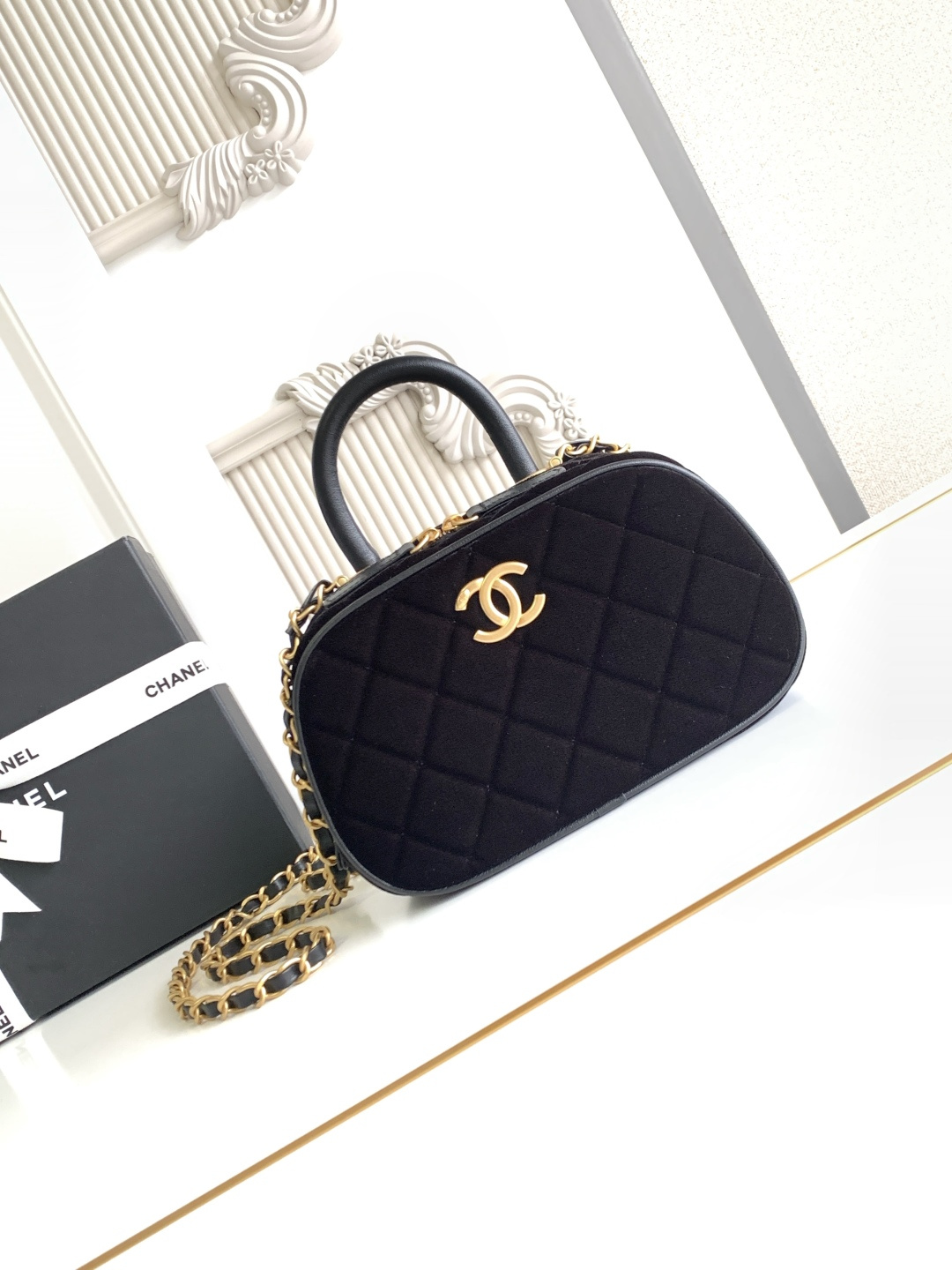 Chanel AS5572 CHANEL新款 25A高级手工坊 Maxi 保龄球 中古感满满
