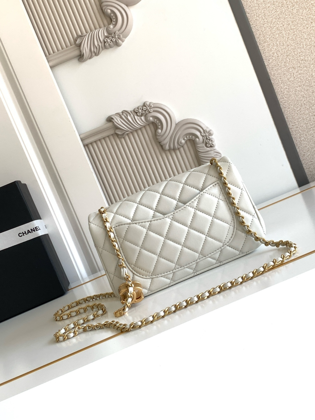 Chanel CHANEL 25b双C调节扣方胖子、回归款双logo链条包 感的亮面羊皮