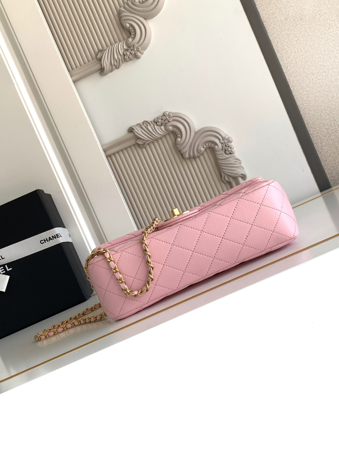 Chanel CHANEL 25b双C调节扣方胖子、回归款双logo链条包 感的亮面羊皮