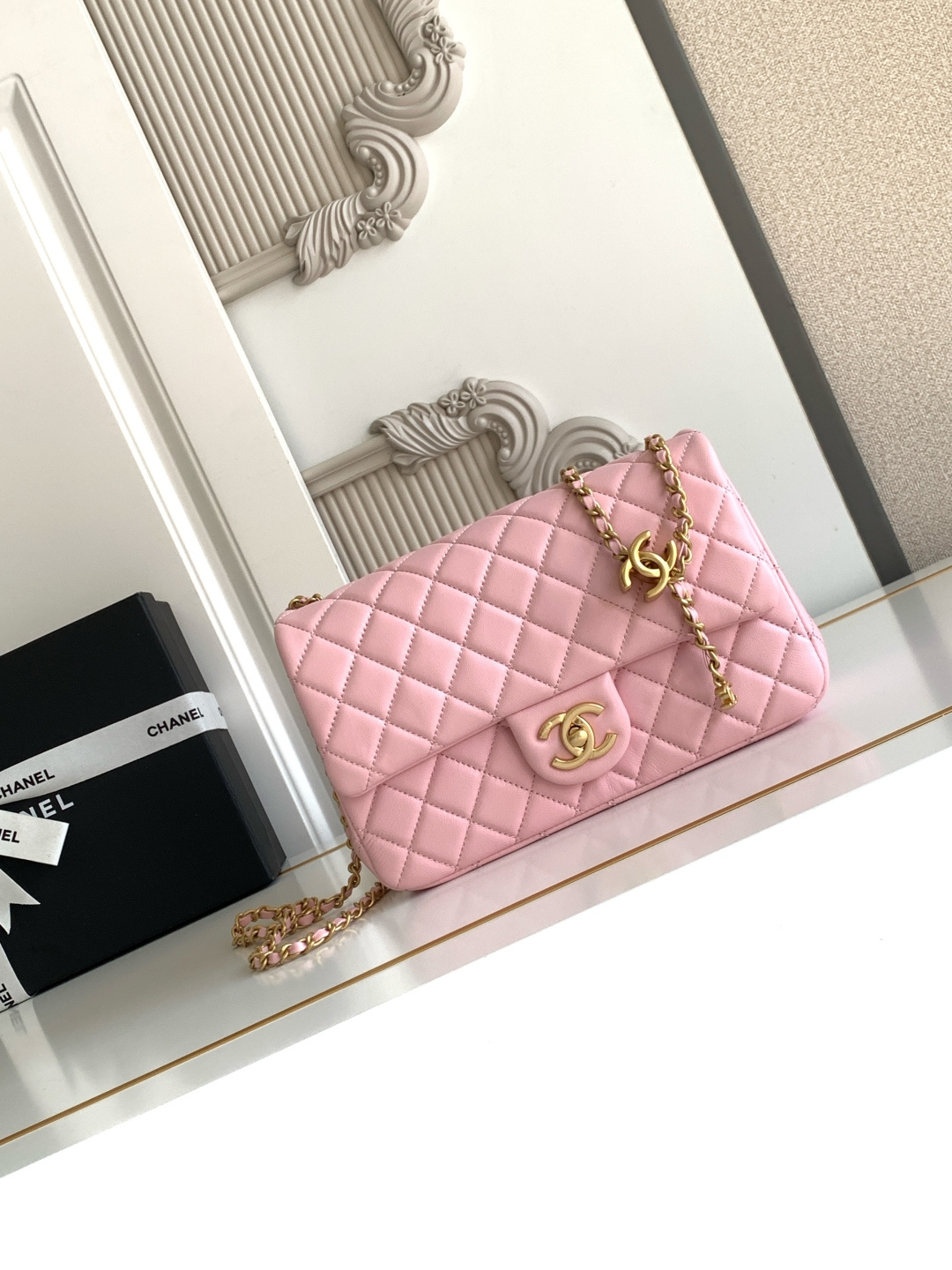 Chanel CHANEL 25b双C调节扣方胖子、回归款双logo链条包 感的亮面羊皮