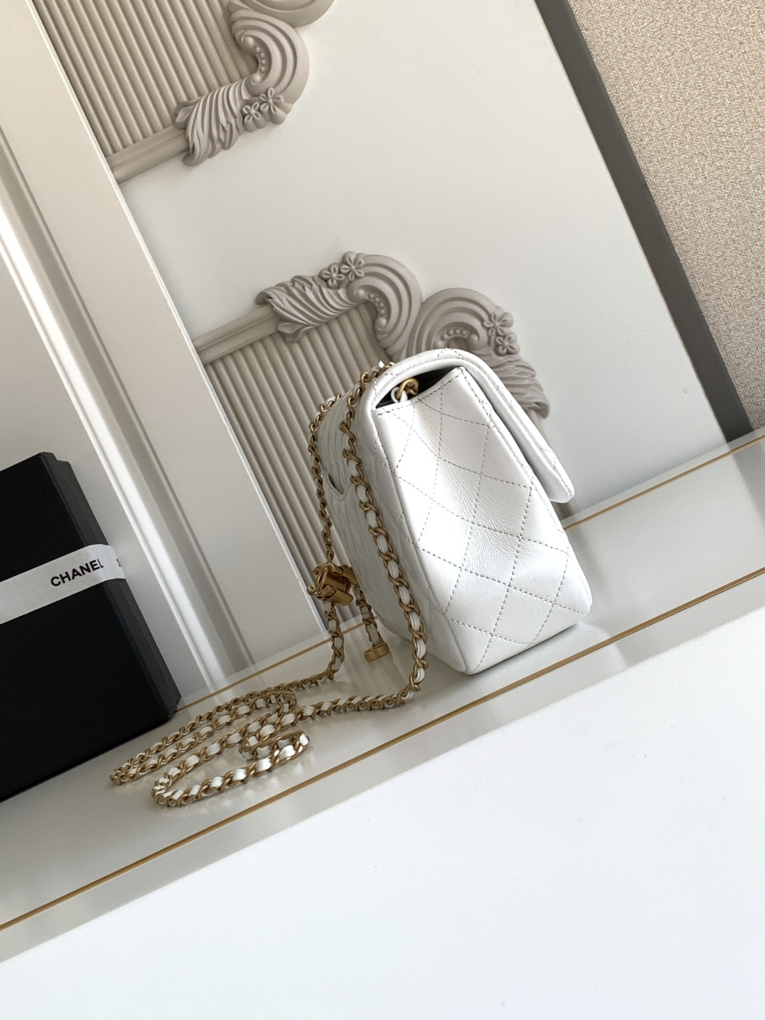 Chanel CHANEL 25b双C调节扣方胖子、回归款双logo链条包 感的亮面羊皮