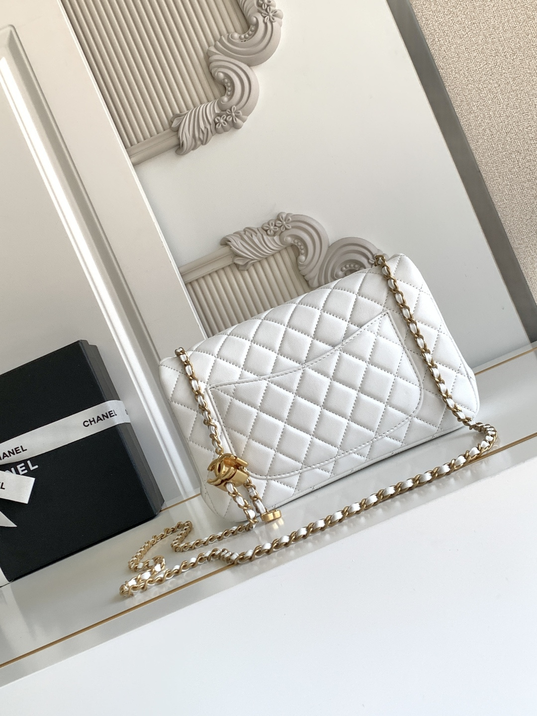 Chanel CHANEL 25b双C调节扣方胖子、回归款双logo链条包 感的亮面羊皮