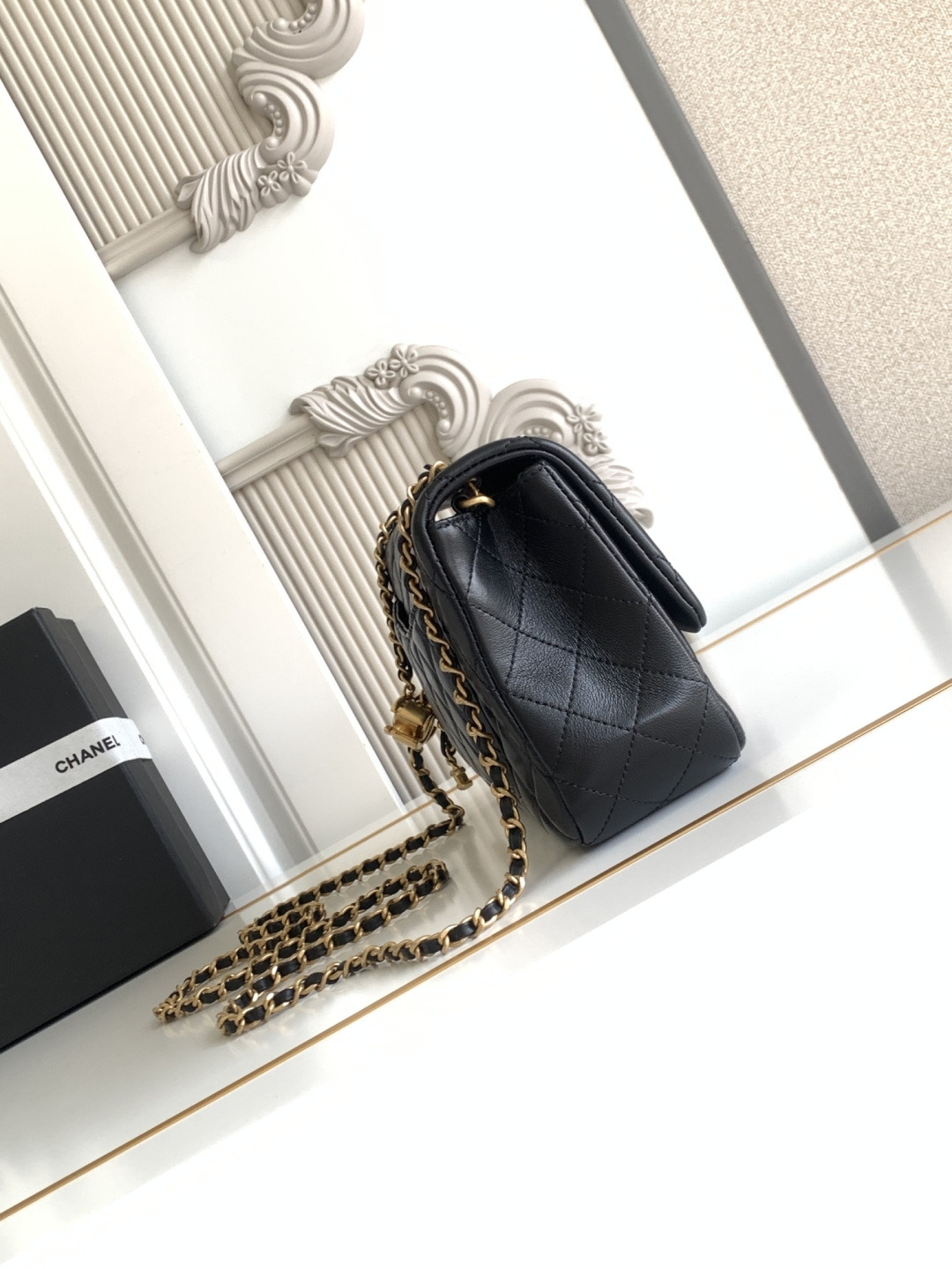 Chanel CHANEL 25b双C调节扣方胖子、回归款双logo链条包 感的亮面羊皮