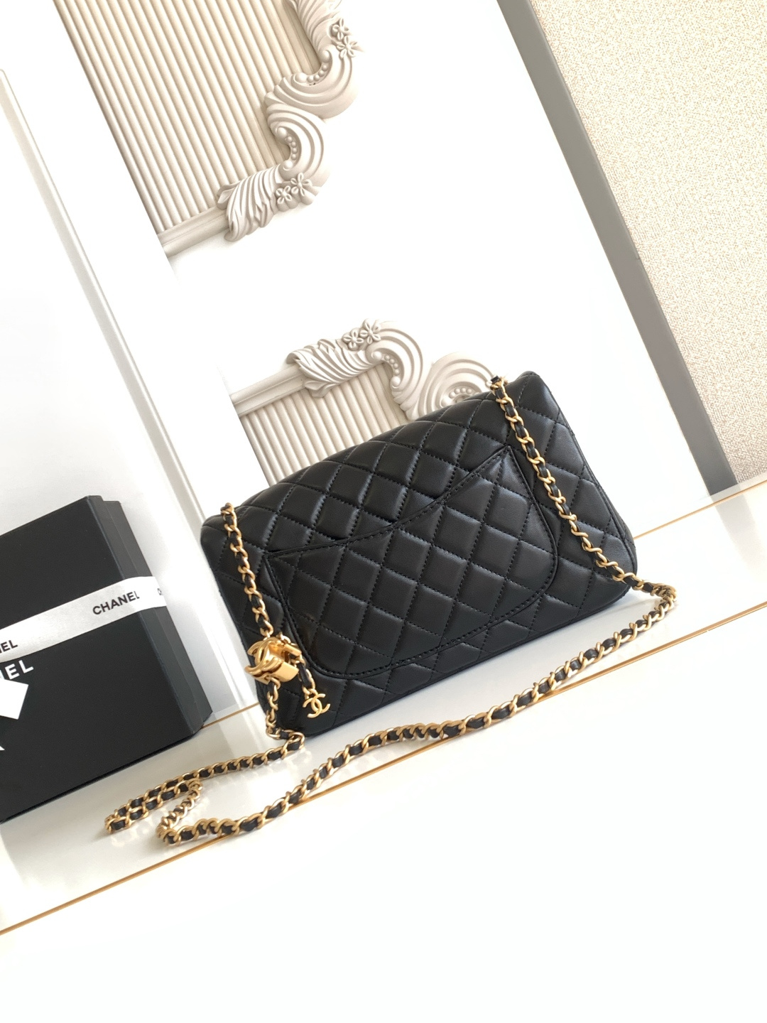 Chanel CHANEL 25b双C调节扣方胖子、回归款双logo链条包 感的亮面羊皮