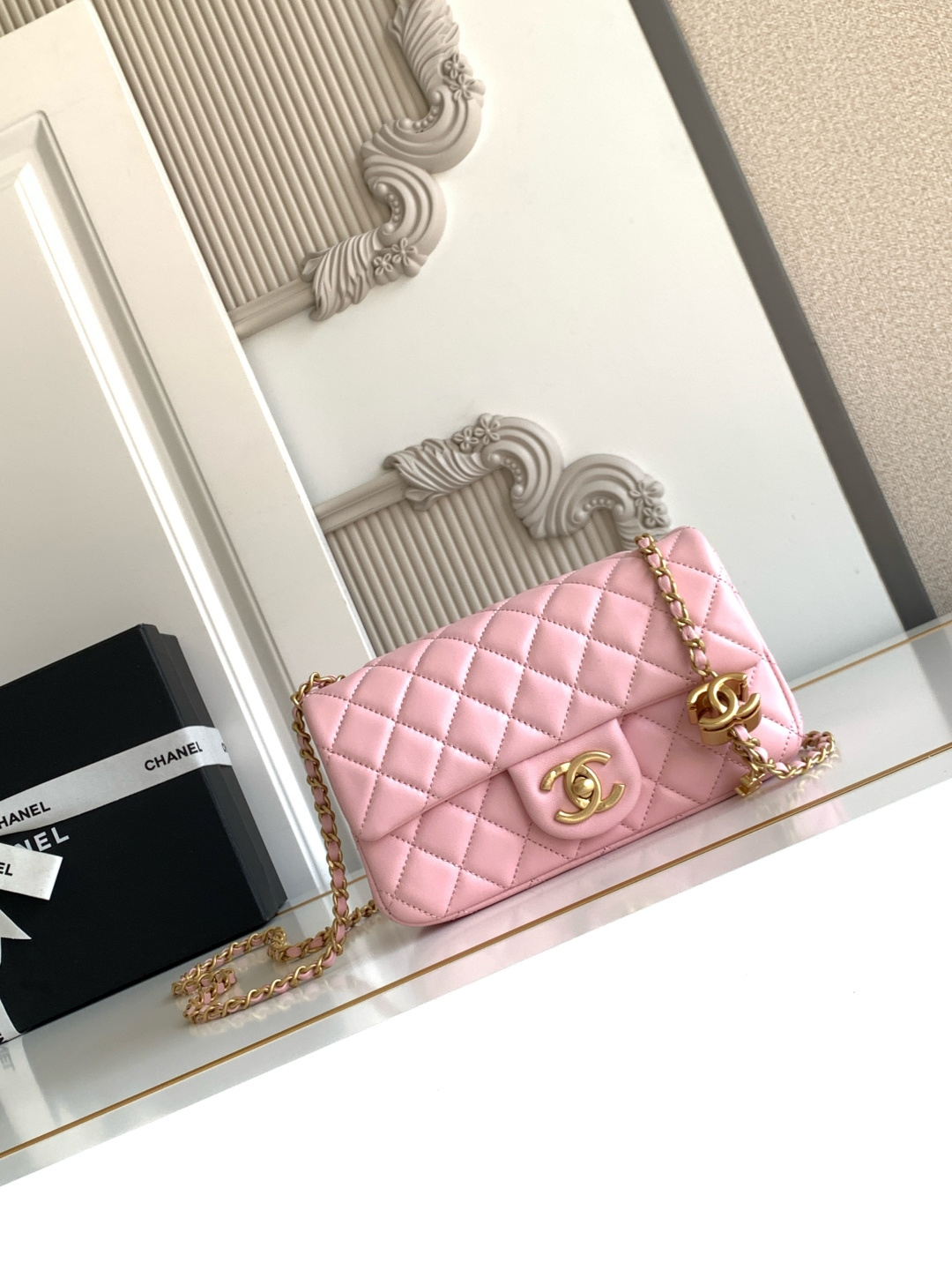 Chanel CHANEL 25b双C调节扣方胖子、回归款双logo链条包 感的亮面羊皮