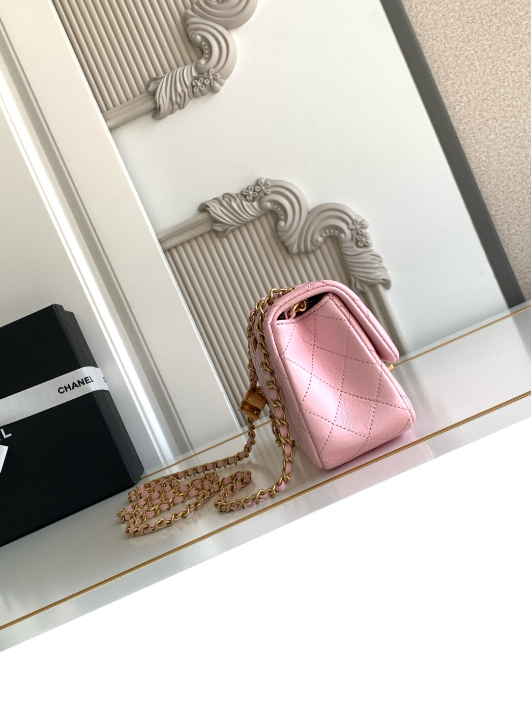 Chanel CHANEL 25b双C调节扣方胖子、回归款双logo链条包 感的亮面羊皮